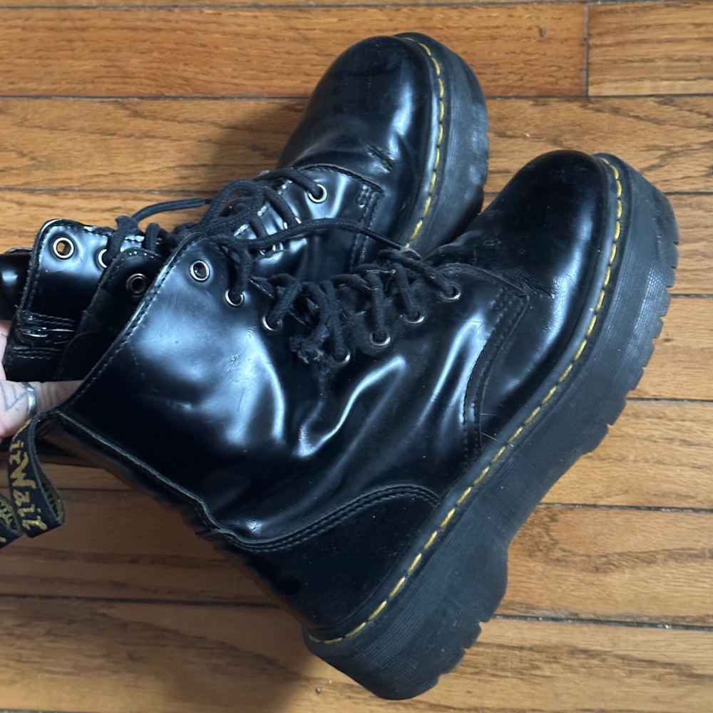 Dr Marten Jadon